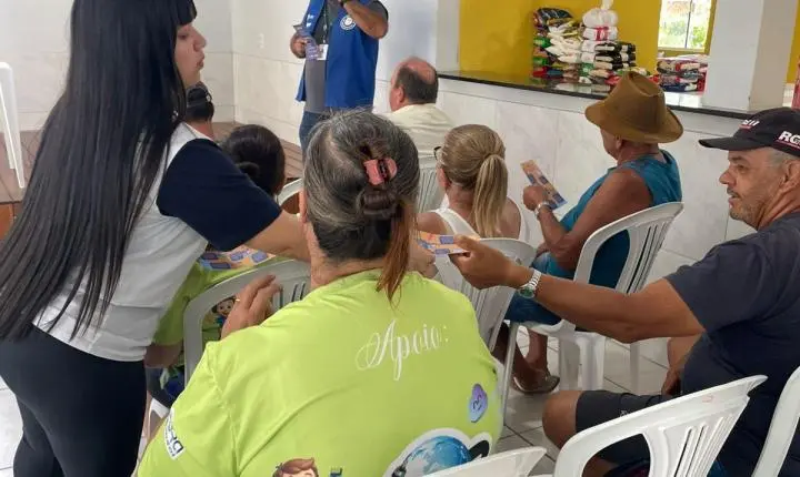 CEEE Equatorial realiza blitz itinerante com foco em segurança, economia e atendimento em Balneário Pinhal  