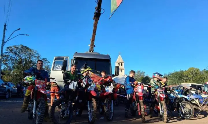 CERCA DE 500 MOTOCICLISTAS PARTICIPAM DO 15° ENCONTRO DOS TRILHEIROS DOS VENTOS EM OSÓRIO