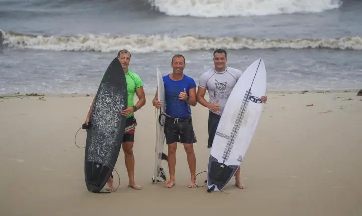 Circuito de Surf ASAS reúne atletas de diferentes regiões na praia de Arroio do Sal