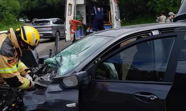 🚨 Colisão entre carro e caminhão deixa quatro feridos em Santo Antônio da Patrulha