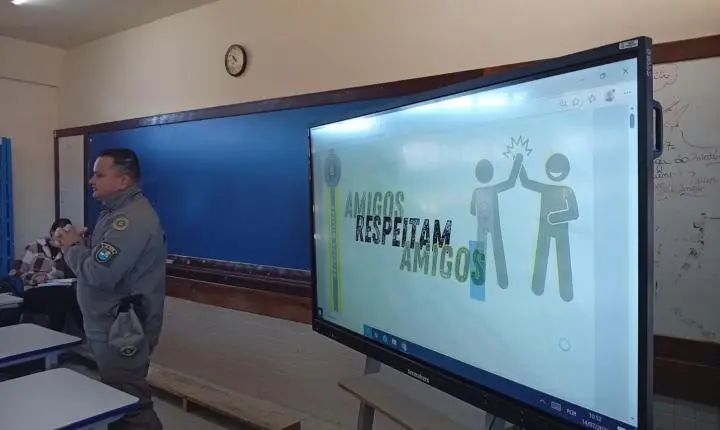 CONSCIENTIZAÇÃO SOBRE BULLYING É TEMA DE PALESTRA NA EMEF PROFESSORA CLELIA DA CUNHA DE MORAIS