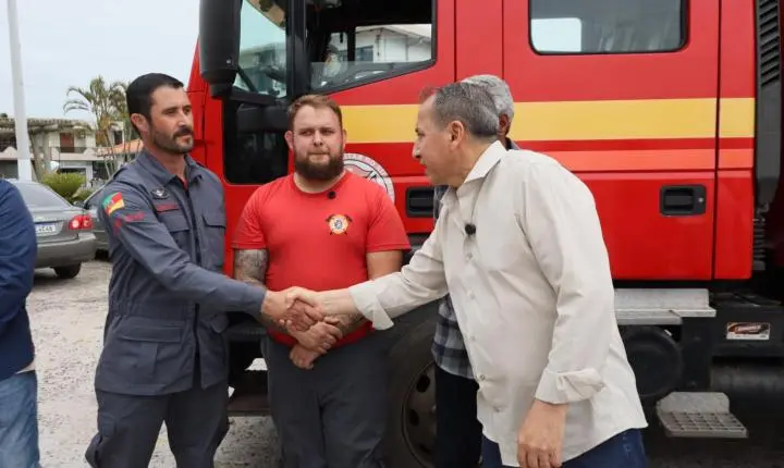 Corpo de Bombeiros ganha novo caminhão ampliando capacidade de atendimentos