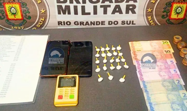 🚨 Flagrante no Centro: BM apreende cocaína, dinheiro e máquina de cartão em Tramandaí