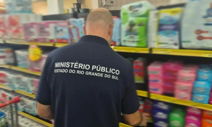 Força-Tarefa do Programa Segurança dos Alimentos fiscaliza estabelecimentos em Torres e apreende 350 quilos de produtos impróprios