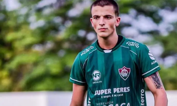 Goleiro gaúcho viaja quase 4 mil km e estreia como profissional em Roraima
