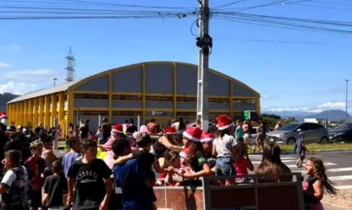 Grupo de motociclistas Street Lions realiza ação de Natal e distribui mais de 700 pacotes em Osório