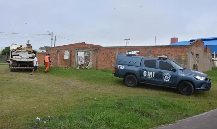 Guarda Municipal de Imbé faz operação de vistoria em área de ocupação irregular