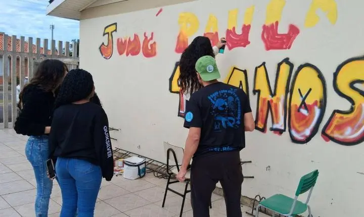 Homenagens e arte em grafite marcam o aniversário de 40 anos da Escola Municipal José Paulo da Silva em Atlântida Sul neste sábado