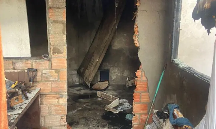 🚨 Incêndio Atinge Residência Em Imbé; Corpo De Bombeiros Atua Rapidamente Para Controlar Chamas