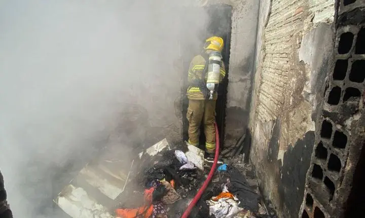 🚨 Incêndio Atinge Residência Em Imbé; Corpo De Bombeiros Atua Rapidamente Para Controlar Chamas
