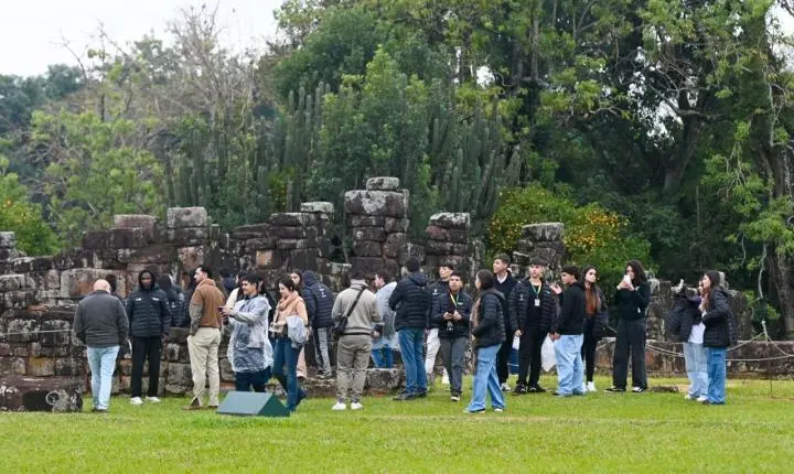 Jovens do Partiu Futuro conhecem legado das Missões em roteiro cultural no RS