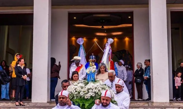 Missa seguida de almoço festivo marcaram o último dia da Festa em Louvor à Nossa Srª do Rosário e Festa do Maçambique em Osório
