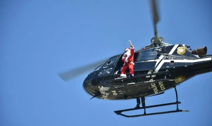 NATAL SOLIDÁRIO EM IMBÉ REÚNE FAMÍLIAS E EMOCIONA CRIANÇAS COM CHEGADA DO PAPAI NOEL DE HELICÓPTERO 