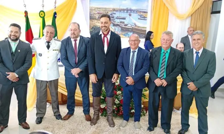 Nova Mesa Diretora da Câmara de Vereadores de Tramandaí toma posse para o exercício de 2026