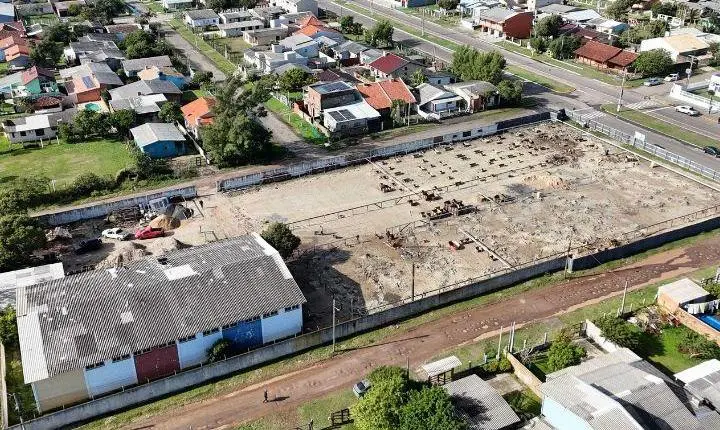 Obras do novo prédio da EMEF Rui Barbosa seguem avançando em Imbé