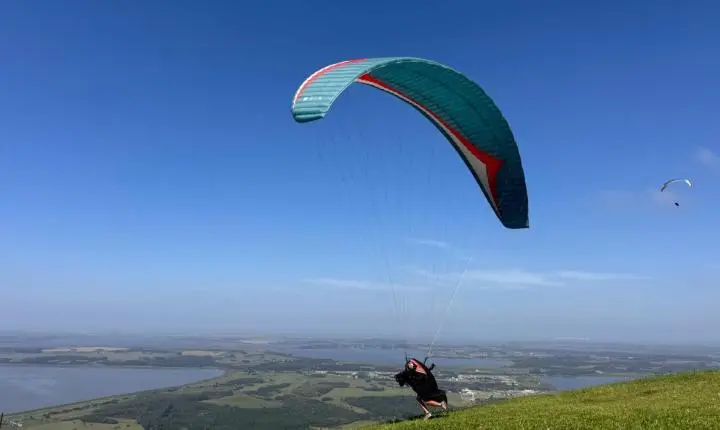 Os céus de Osório ganharam ainda mais vida neste fim de semana com o Festival de Voo Livre 2026 🪂✨