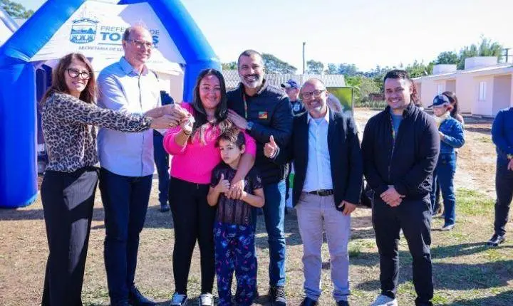  Parobé também foi contemplado com 8 casas definitivas