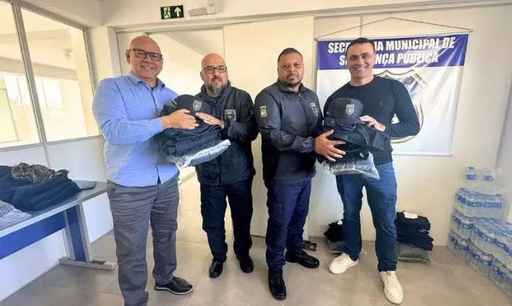 Prefeitura de Cidreira realiza entrega histórica de uniformes para a Guarda Municipal. 👮‍♂️