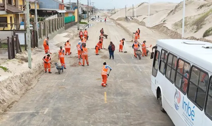 Prefeitura De Imbé Realiza Ação De Limpeza De Vias De Imbé