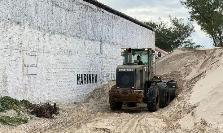 Prefeitura de Tramandaí inicia remajeno de dunas na área da Marinha do Brasil