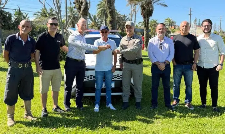 PREFEITURA MUNICIPAL DE XANGRI-LÁ FAZ DOAÇÃO DE UM VEÍCULO NOVO SEMIBLINDADO A BRIGADA MILITAR