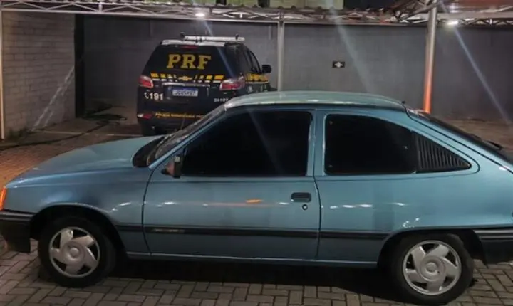 PRF recupera na Freeway veículo furtado