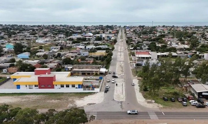 Primeira etapa da revitalização da Avenida Albatroz em Imbé é concluída