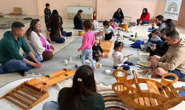 Projeto Bebeteca Itinerante promove manhã de descobertas e encantamento na Biblioteca Pública em Osório