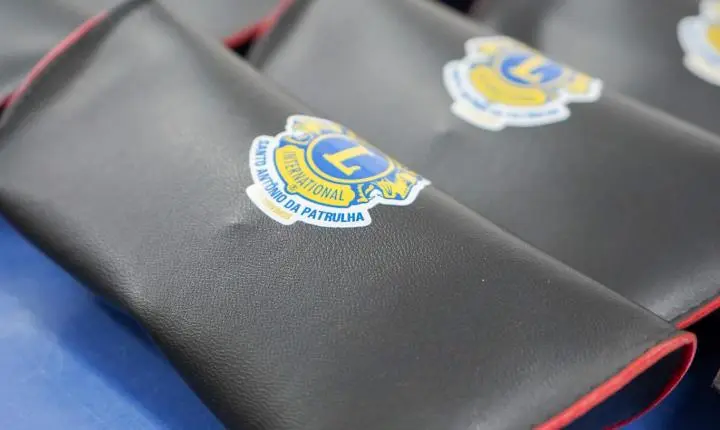 Projeto Pequenos Olhares entrega 38 óculos para alunos de escolas do município de Santo Antônio da Patrulha
