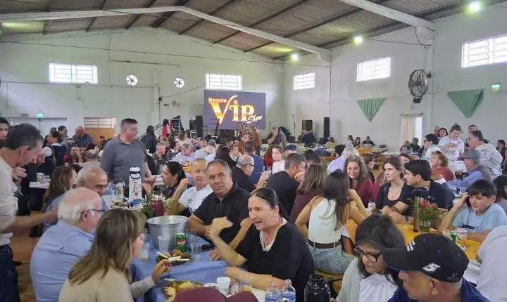 Público prestigia as atrações da 33ª Festa do Colono na Borússia em Osório