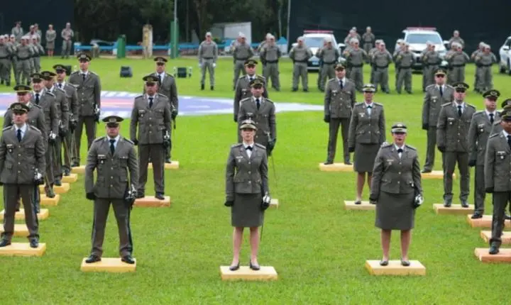 Rio Grande do Sul forma 42 novos capitães da Brigada Militar com presença de Eduardo Leite