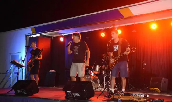 SHOWS DE VERÃO AGITARAM O FINAL DE SEMANA EM MARILUZ EM IMBÉ