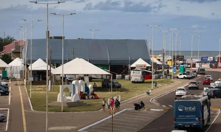SHOWS E MUITO TRADICIONALISMO NA ABERTURA DO FESTIVAL VERÃO GAÚCHO EM IMBÉ