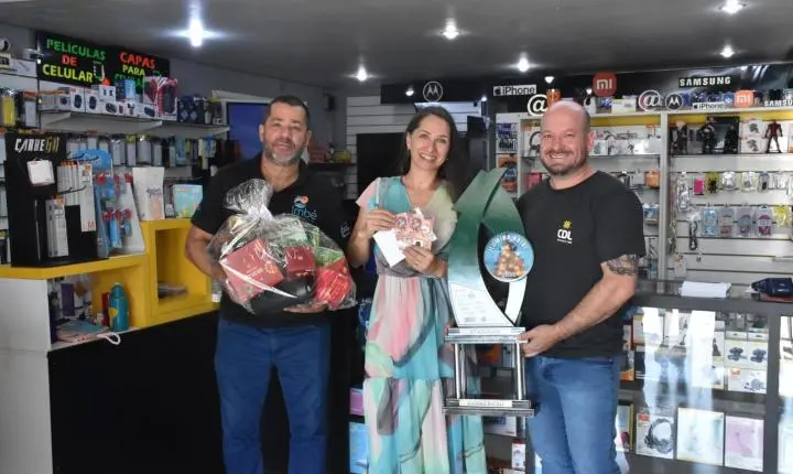 VENCEDORES DO 3º CONCURSO ILUMINA NATAL DE IMBÉ RECEBEM PREMIAÇÃO