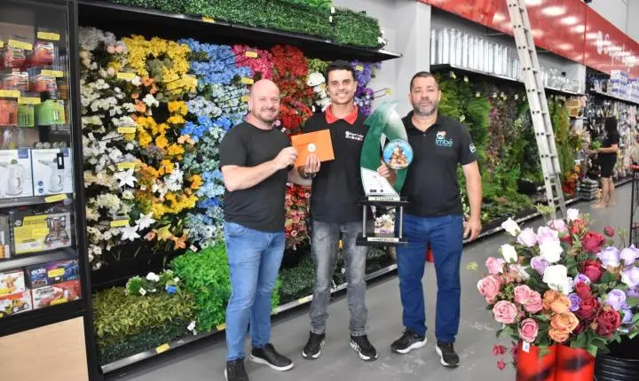 VENCEDORES DO 3º CONCURSO ILUMINA NATAL DE IMBÉ RECEBEM PREMIAÇÃO