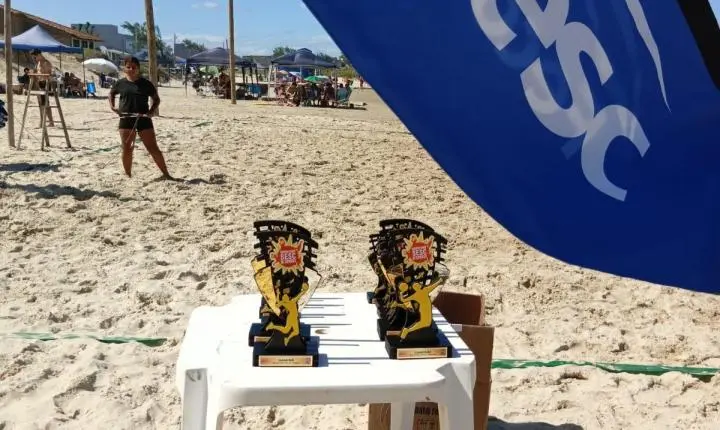 Vôlei e solidariedade marcaram domingo em Imbé
